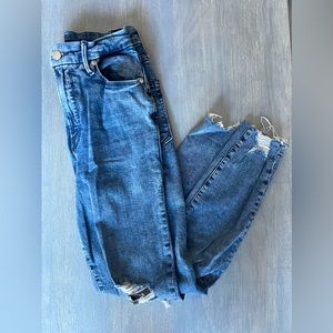 Good American Good Waist Chewed Hem Skinny Jeans